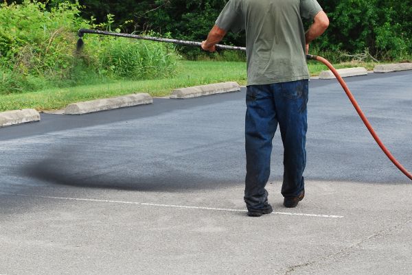 Lot Sealcoating in Fresno